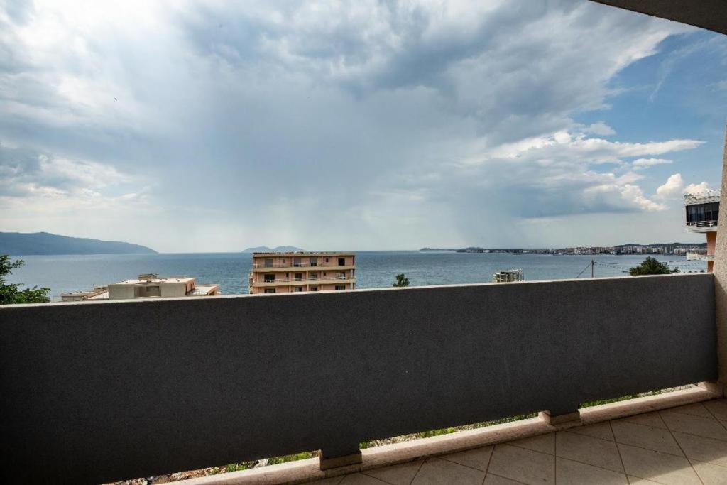 Sea View Apartment Avlonya Dış mekan fotoğraf